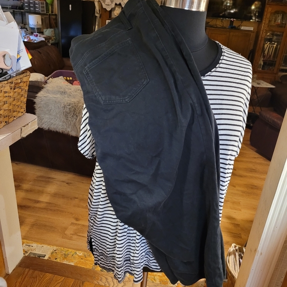 Striped Top and Black Leggings - Picture 11 of 11